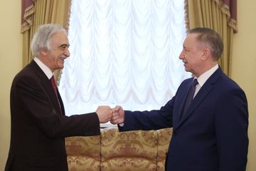 Polad Bülbüloğlu Azərbaycanın IX Sankt-Peterburq Beynəlxalq Mədəniyyət Forumunda iştirakını qubernatorla müzakirə edib