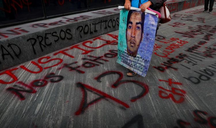 Mexico issues arrest warrants on sixth anniversary of disappearance of 43 college students