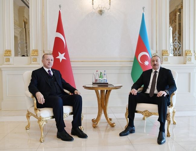 Эрдоган позвонил президенту Азербайджана 