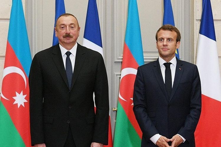 French President makes a phone call to President Ilham Aliyev