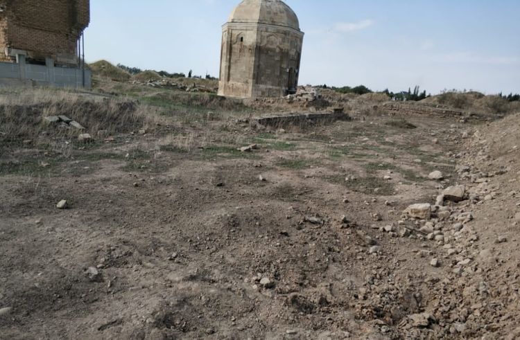 В результате армянской провокации мавзолею Шейха Бабы нанесен серьезный ущерб