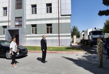 Prezident İlham Əliyev və Mehriban Əliyeva yaralı hərbçilərlə görüşüblər - YENİLƏNİB