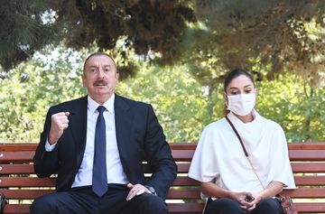 Prezident İlham Əliyev və Mehriban Əliyeva yaralı hərbçilərlə görüşüblər - YENİLƏNİB