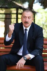 Prezident İlham Əliyev və Mehriban Əliyeva yaralı hərbçilərlə görüşüblər - YENİLƏNİB
