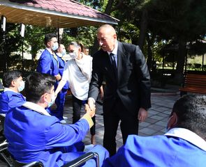 Prezident İlham Əliyev və Mehriban Əliyeva yaralı hərbçilərlə görüşüblər - YENİLƏNİB