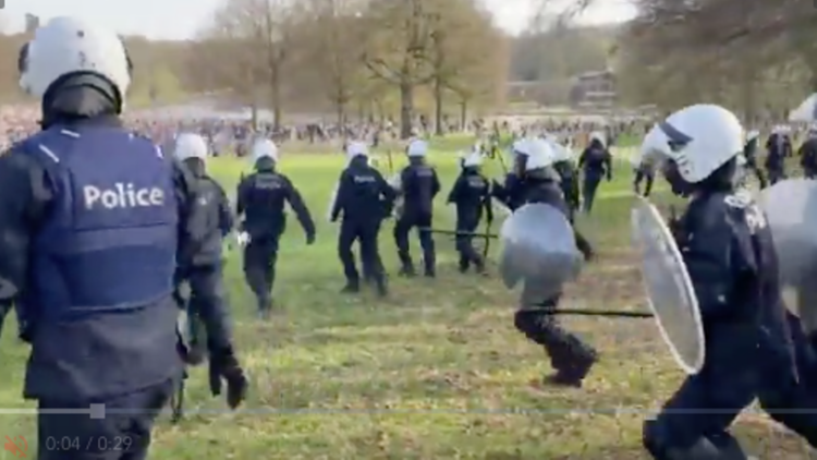 Первоапрельская шутка привела к беспорядкам в Брюсселе, задержано около 100 человек