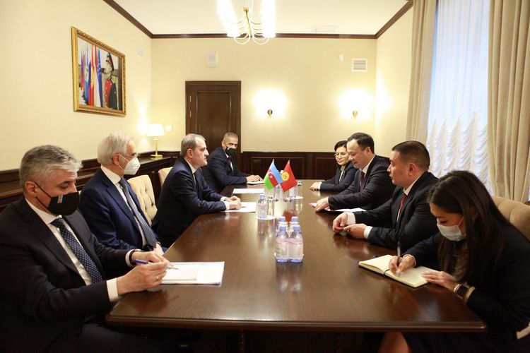 Azerbaijani and Kyrgyz FMs meet in Moscow