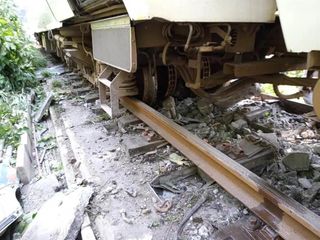 Tayvanda qatar qəzasında ölənlərin sayı 48-ə çatıb - FOTO - YENİLƏNİB-1