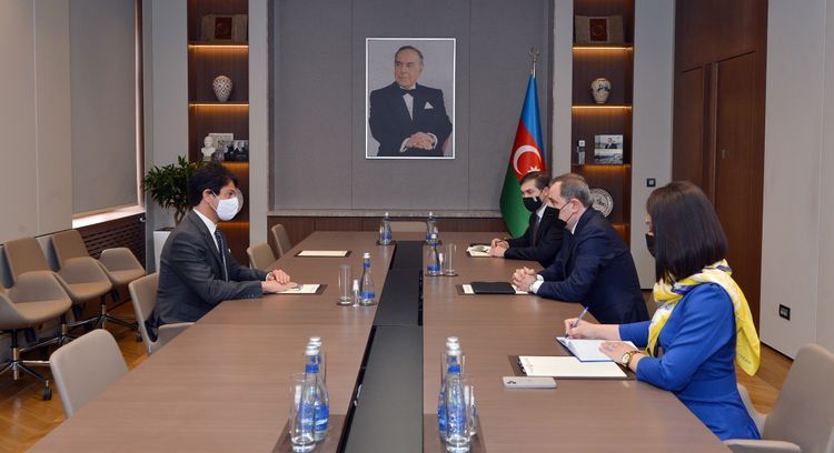 Azerbaijani FM receives Italian ambassador