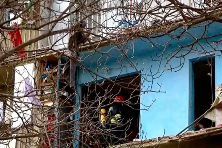 В многоквартирном доме на окраине Тбилиси прогремел взрыв, один человек погиб