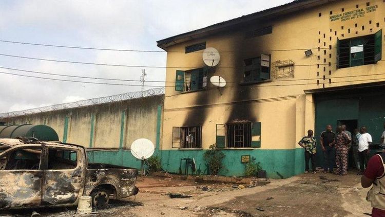 1,844 inmates escape after gunmen attack custodial center in southern Nigeria