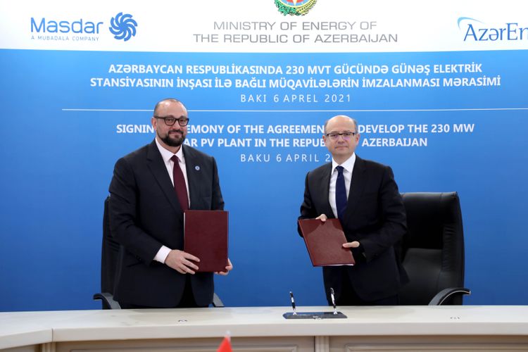 В Азербайджане подписаны контракты на строительство солнечной электростанции