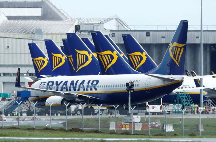 Ryanair narrows loss forecast for year to end-March