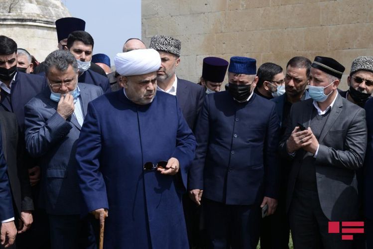 Аллахшукюр Пашазаде и главы религиозных конфессий посетили кладбище Имарет в Агдаме