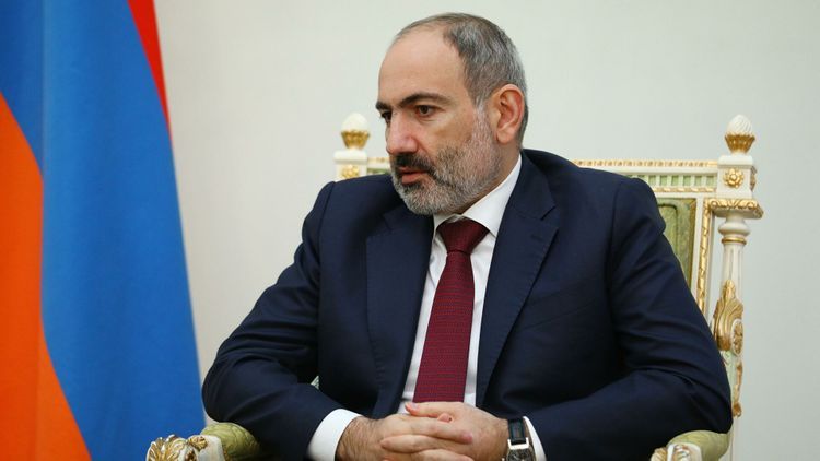 Armenian PM pays visit to Russia