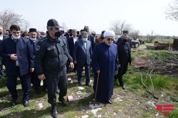 Allahşükür Paşazadə və dini konfessiya rəhbərləri Ağdamda İmarət qəbiristanlığını ziyarət ediblər
