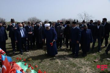 Allahşükür Paşazadə və dini konfessiyaların rəhbərləri Ağdamda Şəhidlər Xiyabanını ziyarət ediblər