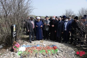 Allahşükür Paşazadə və dini konfessiyaların rəhbərləri Ağdamda Şəhidlər Xiyabanını ziyarət ediblər