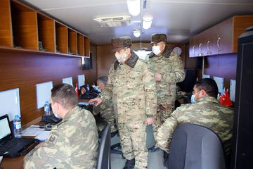 Azərbaycan və Türkiyə müdafiə nazirləri orduların avtomatlaşdırılmış idarəetmə sisteminin birgə fəaliyyətini izləyib - VİDEO