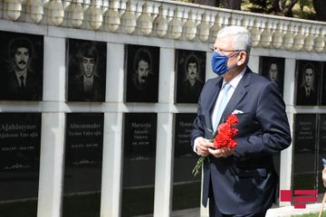 Volkan Bozkır Fəxri xiyabanı, Şəhidlər xiyabanını və “Türk şəhidliyi”ni ziyarət edib - FOTO - YENİLƏNİB