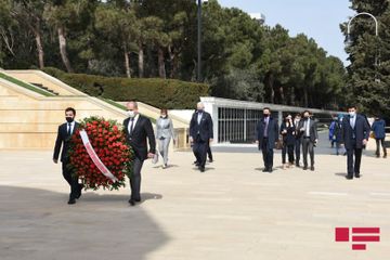 Volkan Bozkır Fəxri xiyabanı, Şəhidlər xiyabanını və “Türk şəhidliyi”ni ziyarət edib - FOTO - YENİLƏNİB