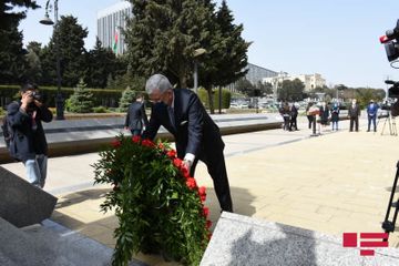 Volkan Bozkır Fəxri xiyabanı, Şəhidlər xiyabanını və “Türk şəhidliyi”ni ziyarət edib - FOTO - YENİLƏNİB