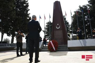 Volkan Bozkır Fəxri xiyabanı, Şəhidlər xiyabanını və “Türk şəhidliyi”ni ziyarət edib - FOTO - YENİLƏNİB