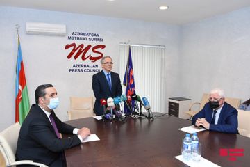 Əflatun Amaşov: “İndiyədək peyvənd olunmaq istəyən 200-dək jurnalistin siyahısı təqdim olunub" 