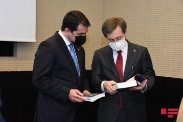 Hikmət Hacıyev və Fəxrəddin Altun arasında ikitərəfli görüş keçirilir - FOTO