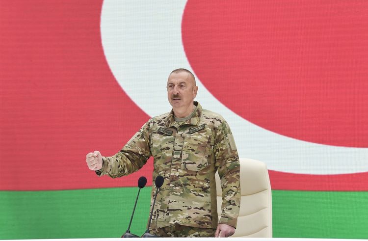 Azərbaycan Prezidenti: “Bu gün Ermənistanda bəzi revanşist qüvvələr də bilməlidir, dəmir yumruq yerindədir”