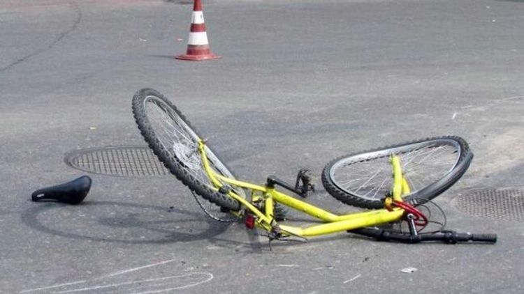 В Шеки автомобиль сбил насмерть велосипедиста