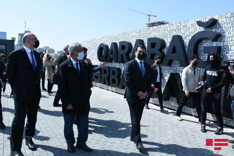 Participants of international conference get acquainted with Military Trophy Park in Baku