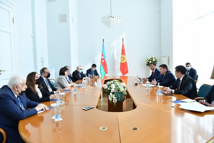 Sahibə Qafarova Qırğızıstan parlamentinin sədri ilə görüşüb