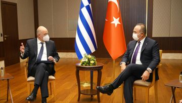 Türkiyə və Yunanıstan XİN başçıları görüşüb