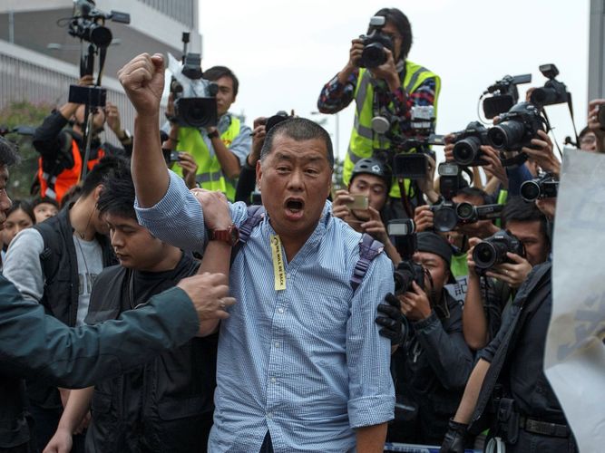 Hong Kong billionaire risks all by speaking out﻿ - VIDEO