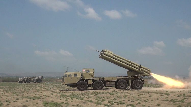 Rocket-artillery batteries conduct live-fire tactical exercises - VIDEO