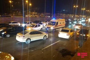 Bakıda 4 avtomobil toqquşub, 3 nəfər ağır xəsarət alıb - FOTO