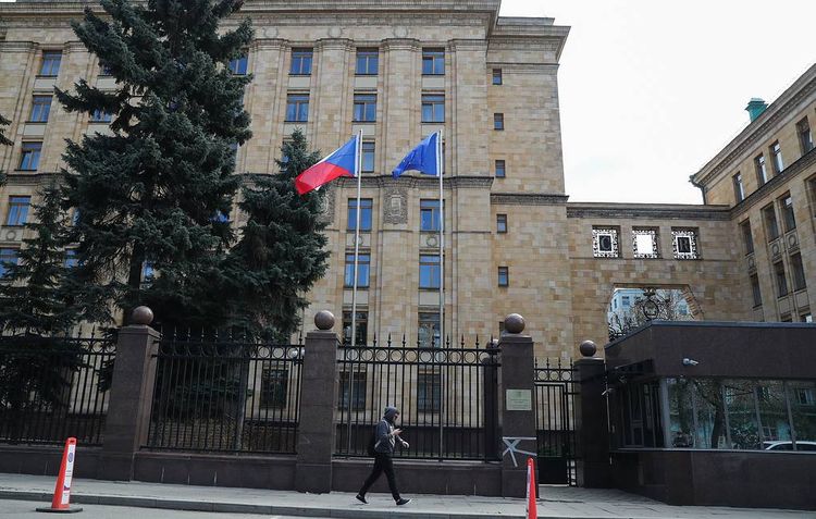 Five diplomats to stay in Czech embassy inn Moscow - presidential office