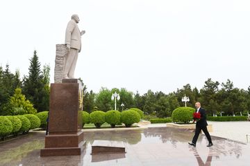Prezident İlham Əliyev Hacıqabul rayonuna səfər edib