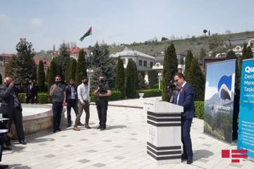 Qırmızı qəsəbədə yeni turizm məlumat nişanları istifadəyə verilib  - FOTO