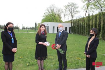 İsrail səfirinin müavini Quba Soyqırımı Memorial Kompleksini ziyarət edib - FOTO