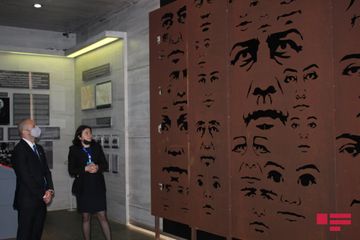 İsrail səfirinin müavini Quba Soyqırımı Memorial Kompleksini ziyarət edib - FOTO