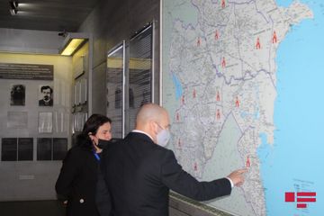 İsrail səfirinin müavini Quba Soyqırımı Memorial Kompleksini ziyarət edib - FOTO