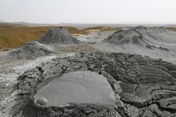 Abşeron rayonunda Palçıq Vulkanları Turizm Kompleksinin təməli qoyulub - YENİLƏNİB