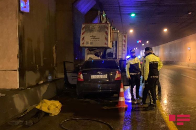 В Баку в тоннеле произошло тяжелое ДТП, 1 человек погиб, трое ранены - ФОТО - ВИДЕО