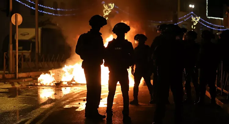 Over 100 injured in clashes with police in Jerusalem