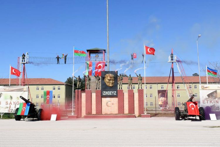 Азербайджанские военнослужащие успешно завершили курсы в Турции – ФОТО 