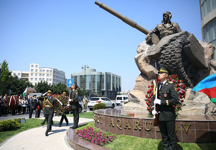 Почтена память Национального героя Азербайджана Альберта Агарунова - ФОТО