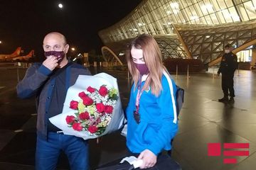 Səkkizqat Avropa çempionu Mariya Stadnik Vətənə geri dönüb - FOTO
