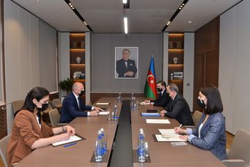  Nazir Serbiyanın yeni səfirinin etimadnaməsinin surətini qəbul edib